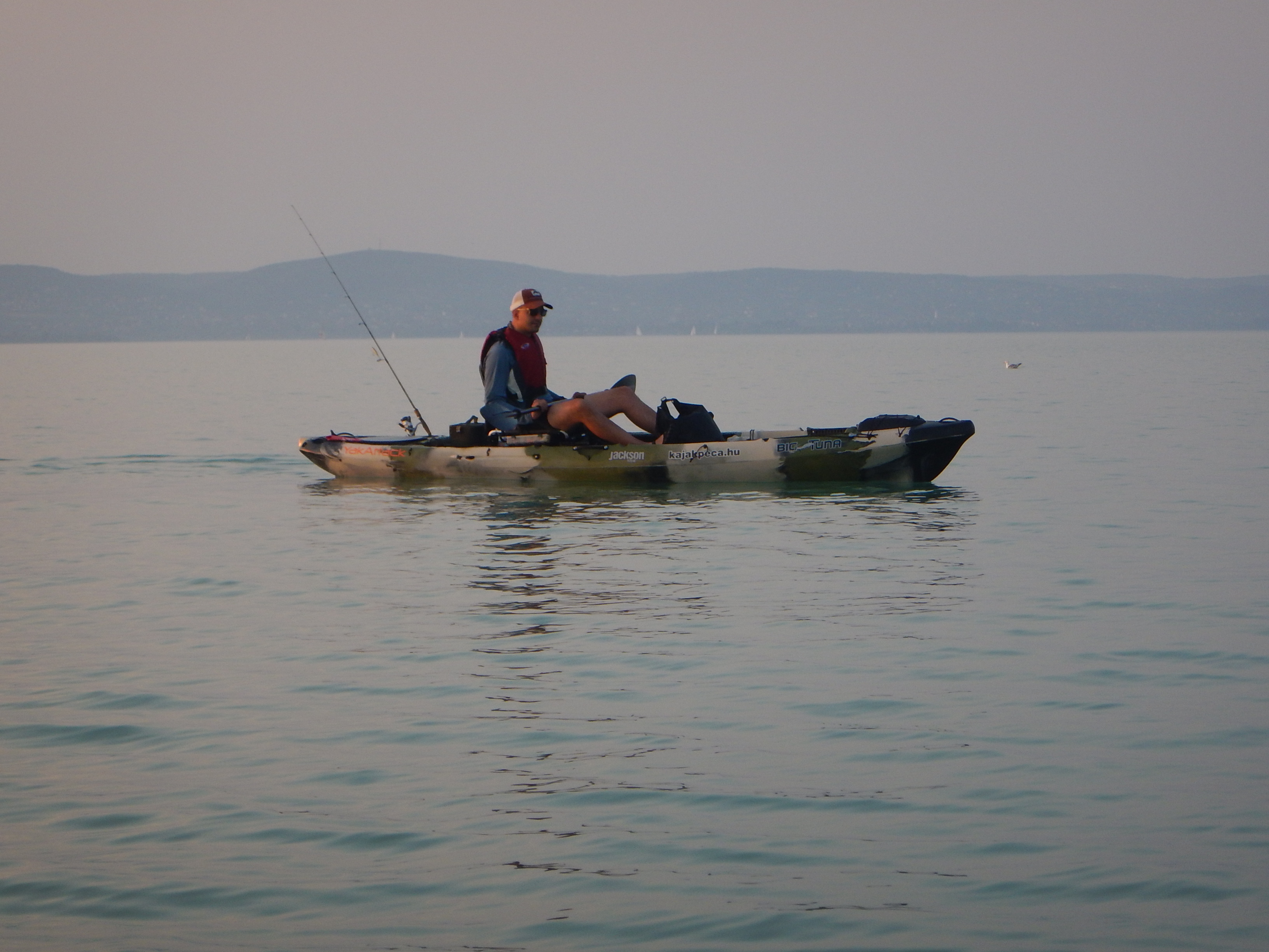 Balinlesen a Balatonon Jackson BigTuna kajakból